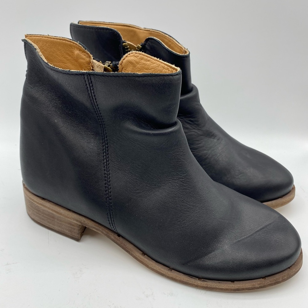 Beek Ouail Ankle Bootie Boots Black Leather